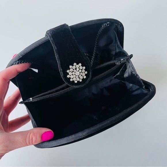 Vintage Velvet Purse Clutch Bag Rhinestone Bling Closure Crossbody Strap Black - Picture 7 of 7